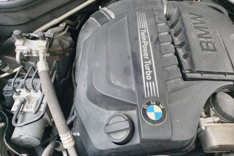 Used BMW X5 2013 xDrive35i Luxury Edition Engine Bay Right