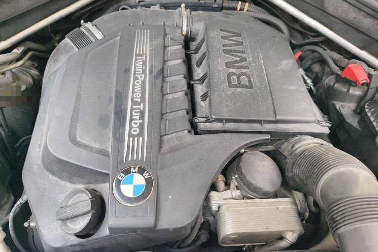 Used BMW X5 2013 xDrive35i Luxury Edition Engine Bay