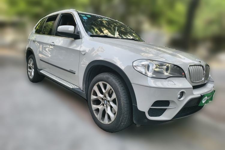 Used BMW X5 2013 xDrive35i Luxury Edition Front Right 45 Deg