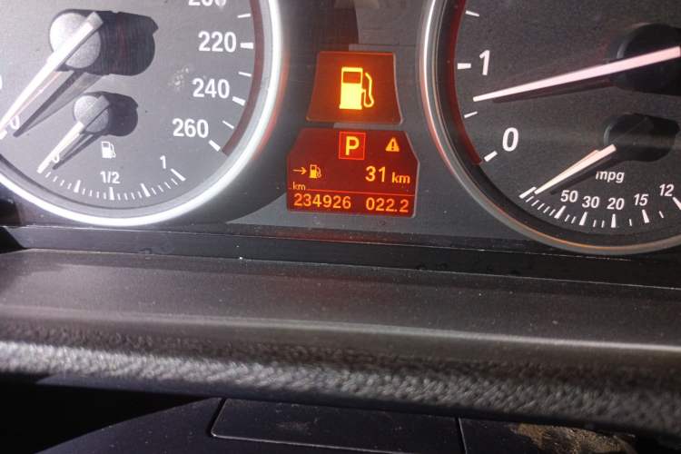 Used BMW X5 2013 xDrive35i U.S. specification Odometer Close Up