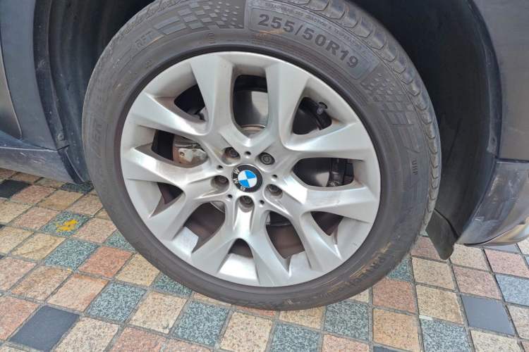 Used BMW X5 2013 xDrive35i Leading Model Right Front Wheel Hub