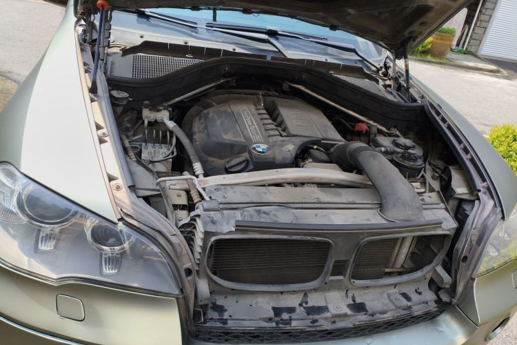Used BMW X5 2013 xDrive35i Leading Model Engine Bay