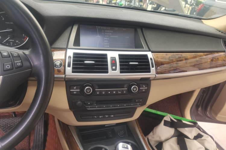 Used BMW X5  Audio And AC Panel