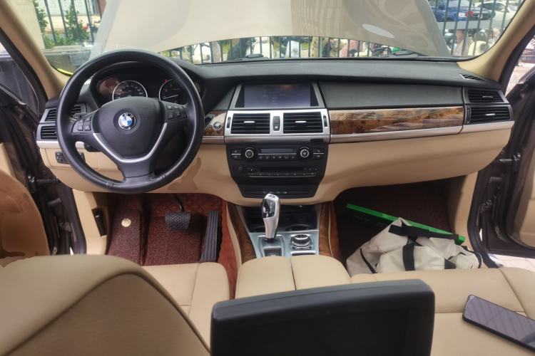 Used BMW X5  Center Console