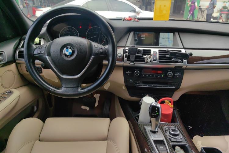 Used BMW X5 2013 xDrive35i Luxury Edition Center Console