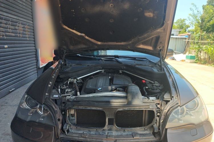 Used BMW X5 2013 xDrive35i Luxury Model Engine Bay