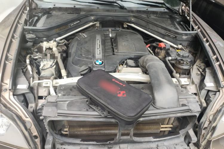 Used BMW X5 2013 xDrive35i Leading Model Engine Bay