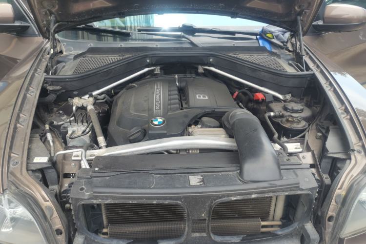 Used BMW X5  Engine Bay