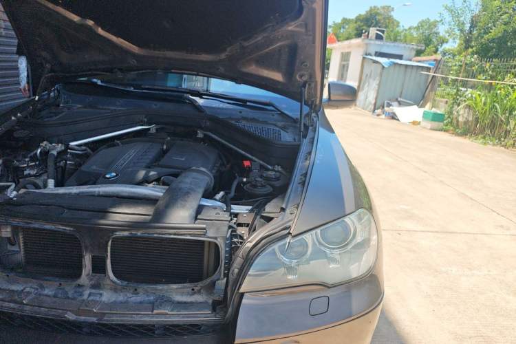 Used BMW X5 2013 xDrive35i Luxury Model Engine Bay Left