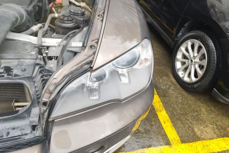Used BMW X5 2013 xDrive35i Leading Model Engine Bay Left