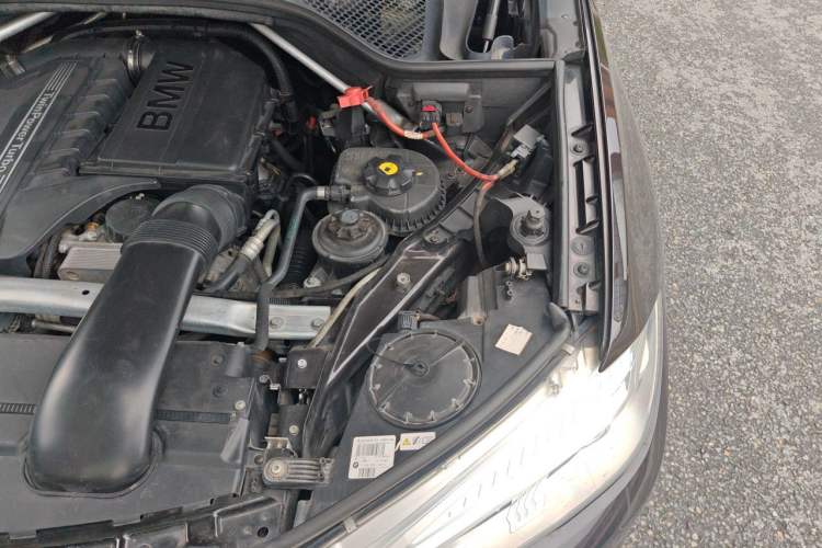 Used BMW X5 2013 xDrive35i Leading Model Engine Bay Left