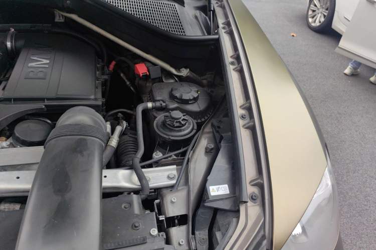 Used BMW X5 2013 xDrive35i Luxury Edition Engine Bay Left