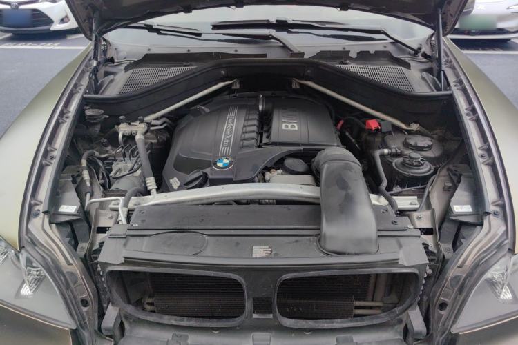 Used BMW X5 2013 xDrive35i Luxury Edition Engine Bay