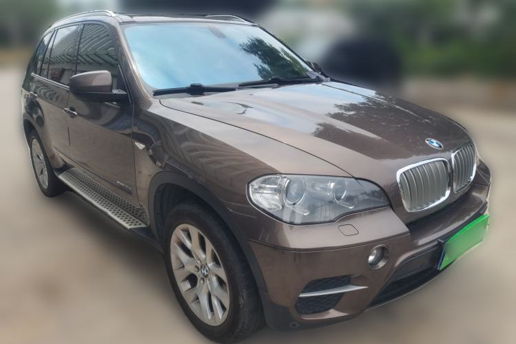 Used BMW X5  Front Right 45 Deg