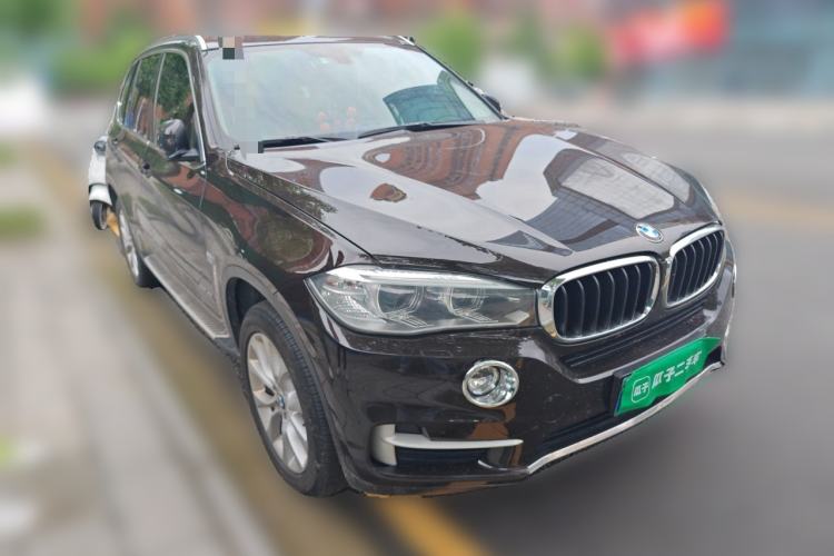 Used BMW X5 2013 xDrive35i Leading Model Front Right 45 Deg