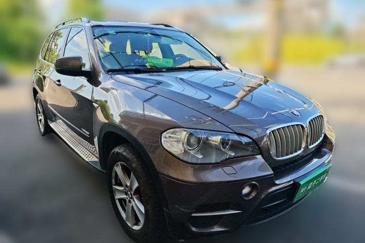 Used BMW X5 2013 xDrive35i Leading Model Front Right 45 Deg