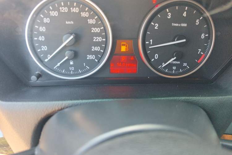 Used BMW X5 2013 xDrive35i Luxury Model Odometer Close Up