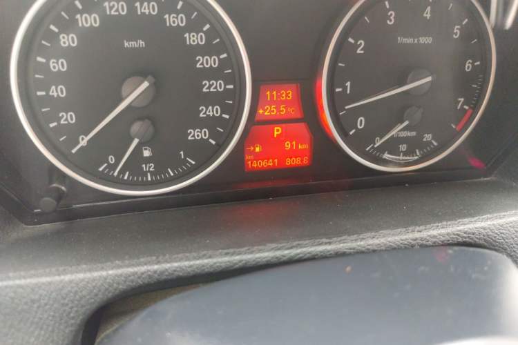 Used BMW X5 2013 xDrive35i Leading Model Odometer Close Up