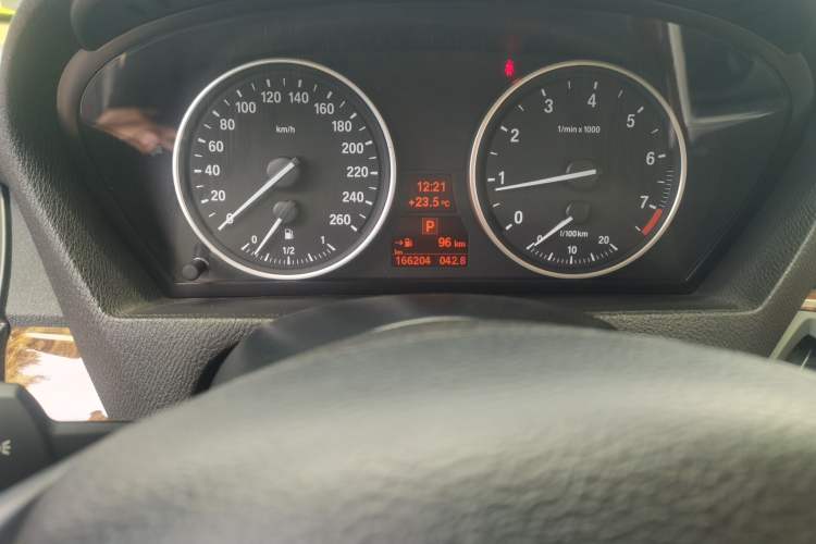 Used BMW X5  Odometer Close Up