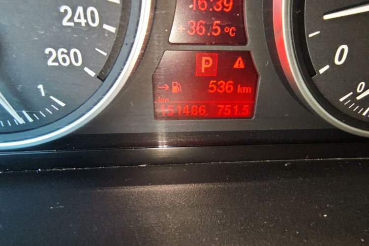 Used BMW X5 2013 xDrive35i Leading Model Odometer Close Up