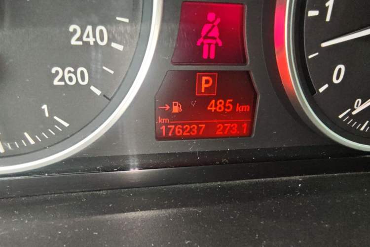 Used BMW X5 2013 xDrive35i U.S. specification Odometer Close Up