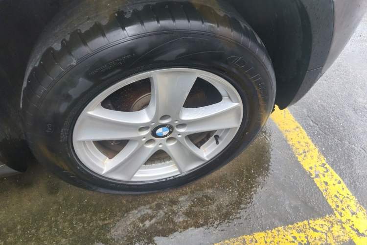 Used BMW X5 2013 xDrive35i Leading Model Right Front Wheel Hub