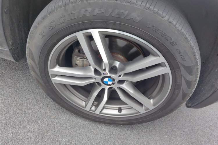 Used BMW X5 2013 xDrive35i Luxury Edition Right Front Wheel Hub