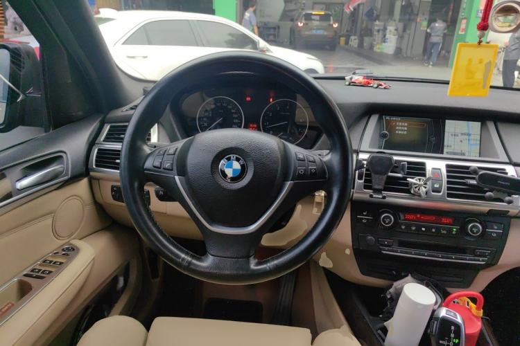 Used BMW X5 2013 xDrive35i Luxury Edition Steering Wheel