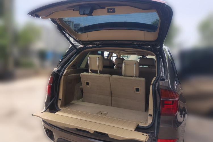 Used BMW X5  Trunk