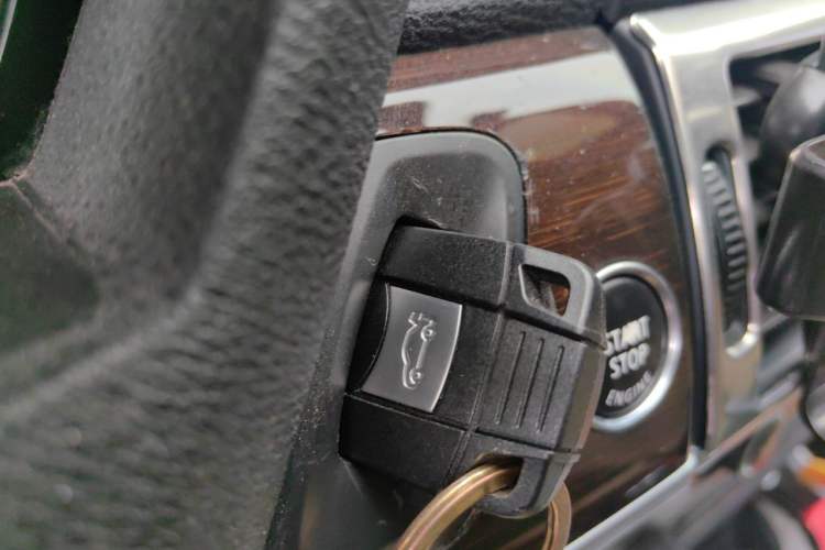 Used BMW X5 2013 xDrive35i Luxury Edition Vehicle Key