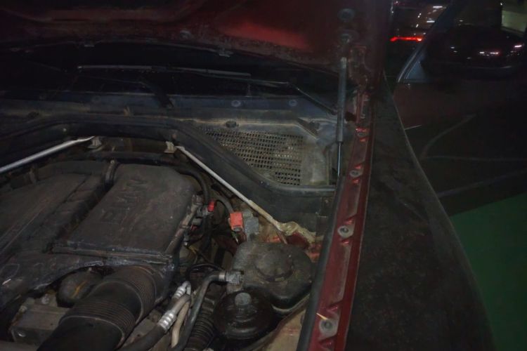 Used BMW X5 2013 xDrive35i Leading Model Engine Bay Left