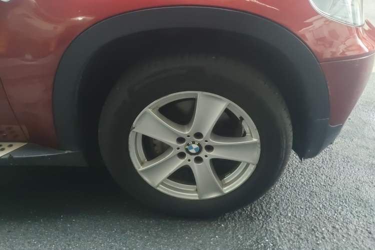 Used BMW X5 2013 xDrive35i Leading Model Right Front Wheel Hub