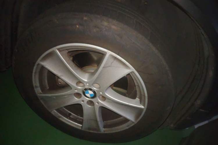 Used BMW X5 2013 xDrive35i Leading Model Right Front Wheel Hub