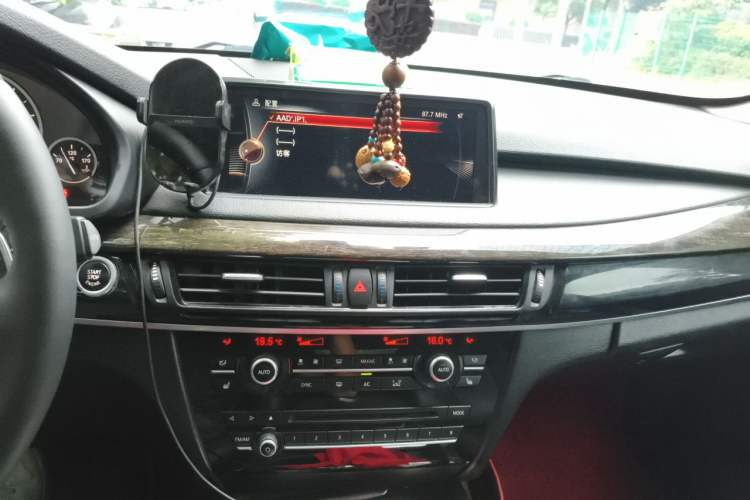Used BMW X5  Audio And AC Panel