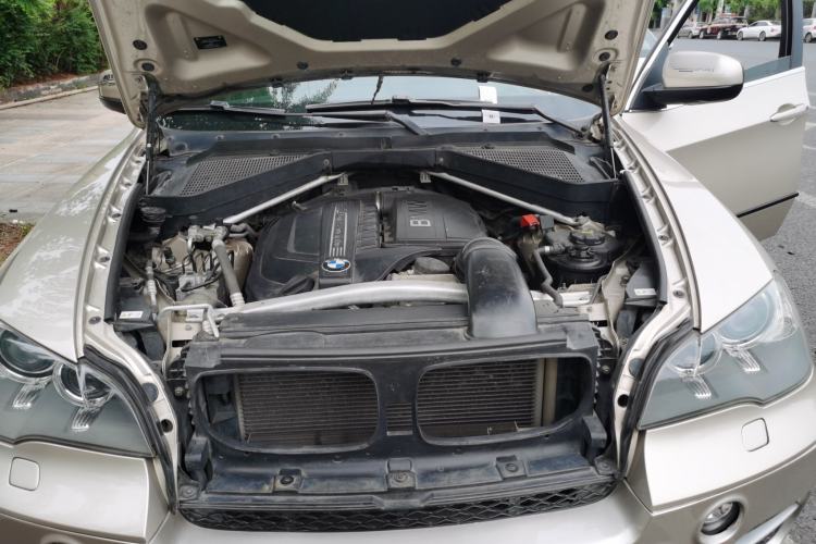 Used BMW X5 2013 xDrive35i Luxury Model Engine Bay