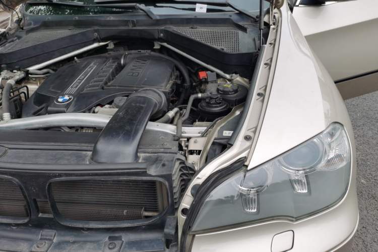 Used BMW X5 2013 xDrive35i Luxury Model Engine Bay Left