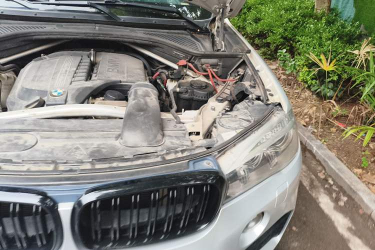 Used BMW X5  Engine Bay Left