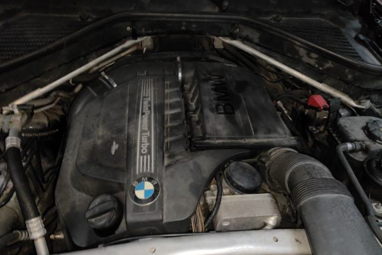 Used BMW X5 2013 xDrive35i Luxury Edition Engine Bay