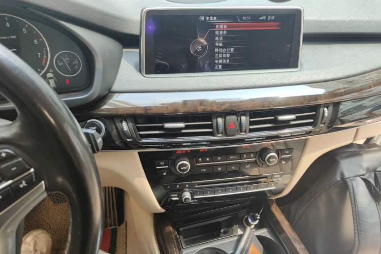 Used BMW X5  Audio And AC Panel