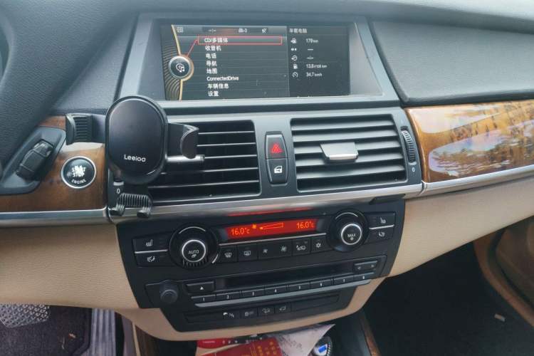 Used BMW X5 2013 xDrive35i Luxury Model Audio And AC Panel