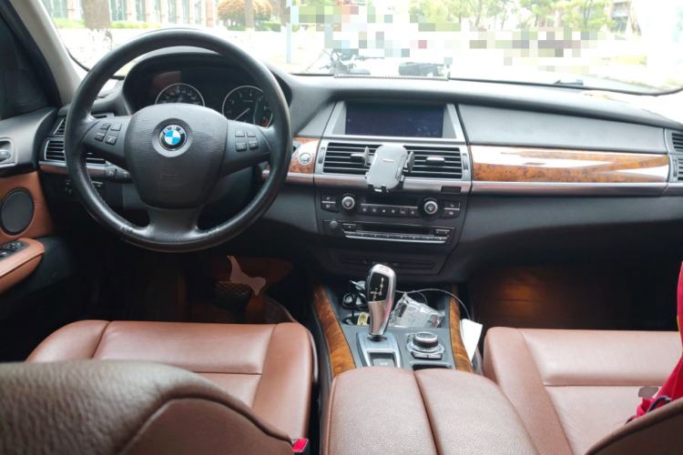Used BMW X5 2013 xDrive35i Leading Model Center Console