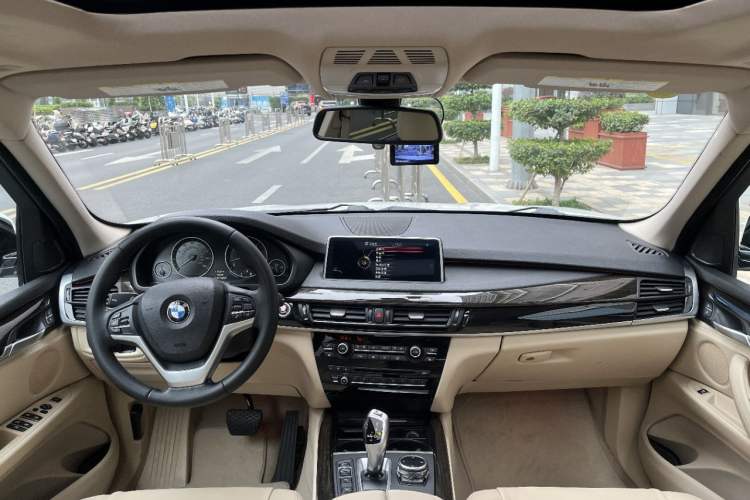 Used BMW X5 2013 xDrive35i U.S. specification Center Console