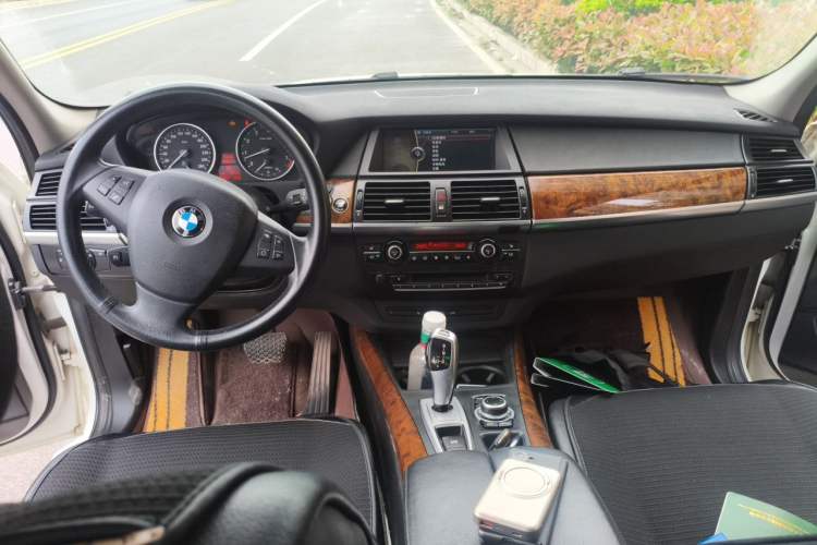 Used BMW X5 2013 xDrive35i Leading Model Center Console