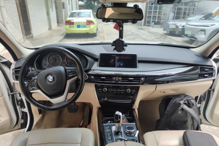 Used BMW X5  Center Console