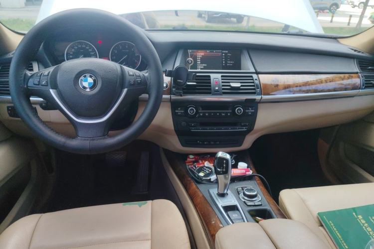 Used BMW X5 2013 xDrive35i Luxury Model Center Console