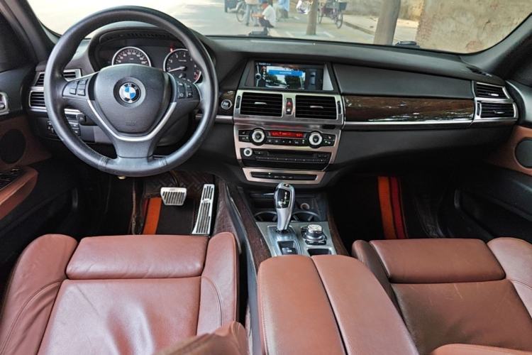 Used BMW X5  Center Console