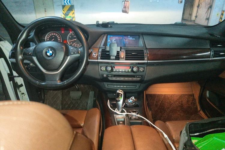 Used BMW X5 2013 xDrive35i Leading Model Center Console