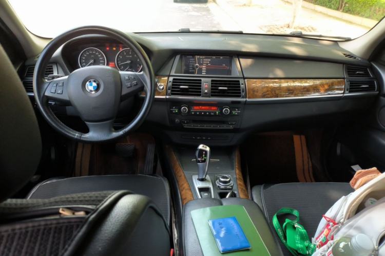 Used BMW X5 2013 xDrive35i Leading Model Center Console