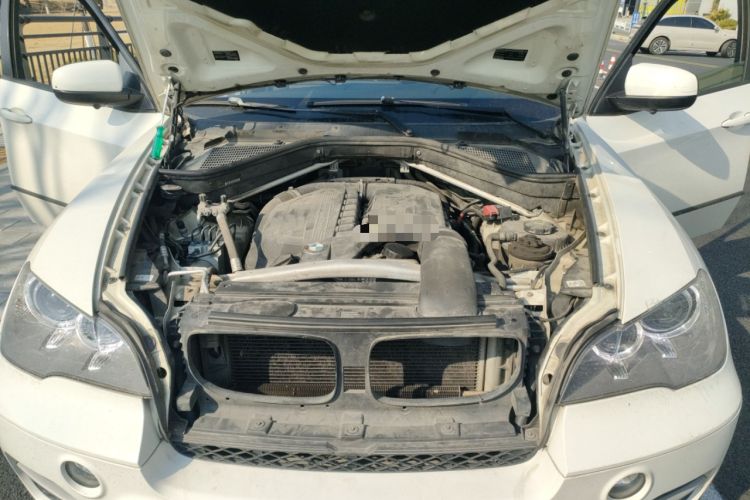 Used BMW X5 2013 xDrive35i U.S. specification Engine Bay