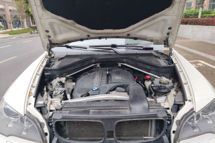 Used BMW X5 2013 xDrive35i Leading Model Engine Bay